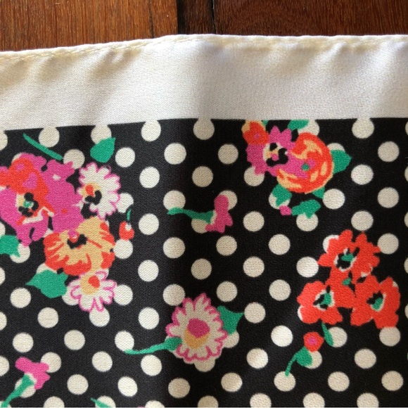 Silky scarf - Picture 3 of 5